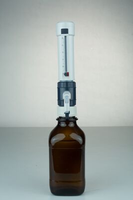 Kimyasalları Daha Güvenli ve Verimli Bir Şekilde İşlemek İçin Şişe Üstü Dispenser