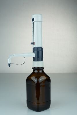 Kimyasalları Daha Güvenli ve Verimli Bir Şekilde İşlemek İçin Şişe Üstü Dispenser
